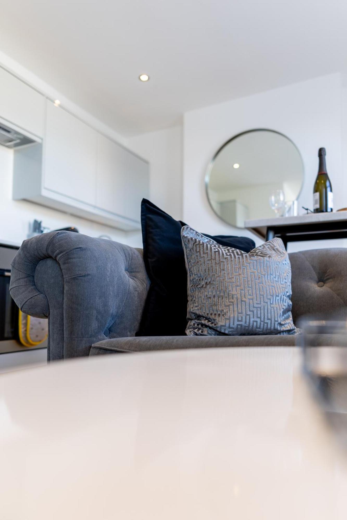 Boutique City Centre Apartments Cardiff Zewnętrze zdjęcie